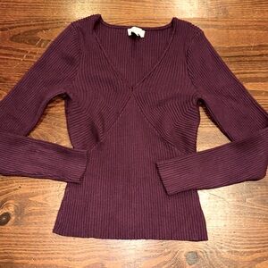 Sofia Vergara plum v-neck sweater. Wide wale, flattering construction. Size XS/S